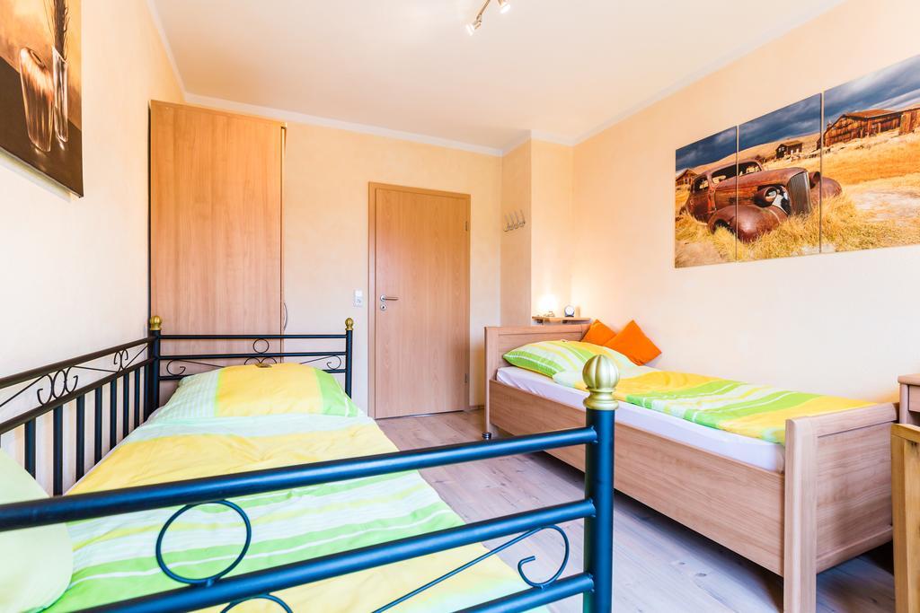 Ferienwohnung Köln Messenähe Zimmer foto